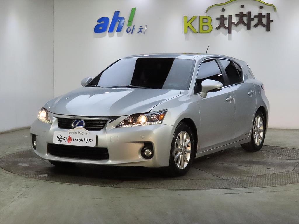 Lexus CT200h Hybrid ZWA10 2011